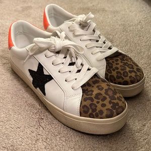 Steve Madden star sneakers